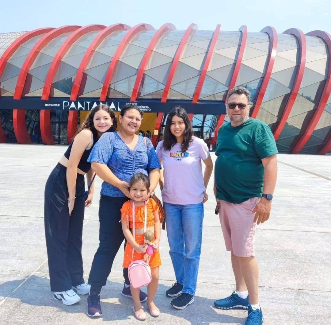 Nossa querida Karen, junto com sua família hospedeira de Ouroeste, visitou a cidade de Campo Grande