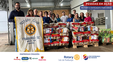 Com imensa gratidão, o Rotary Club de Fraiburgo anuncia que, através do Fundo de Assistência em Caso de Desastres, recebeu uma significativa doação do Distrito, no valor de R$12.575,00. Esses recursos serão destinados à compra de alimentos e produtos de limpeza para auxiliar aqueles que enfrentam dificuldades devido aos últimos episódios de enchentes em nossa cidade.  Graças a essa generosa contribuição, o Rotary Club de Fraiburgo conseguiu adquirir 2.5 toneladas de alimentos e produtos de limpeza, visando atender às necessidades dos mais afetados pelos desastres recentes.  As doações foram possíveis graças ao apoio inestimável e às contribuições dos companheiros para a Fundação Rotária, e, principalmente, às doações generosas das empresas cidadãs do Rotary de Fraiburgo: Viza, Frutlife, Renar e Rádio Fraiburgo, que se destacaram como verdadeiras cidadãs engajadas em fazer o bem.  Não podemos deixar de expressar nossa gratidão às entidades parceiras GVC, PEAL, Rede Feminina de Combate ao Câncer, AMA e Centro Espírita, que se uniram a nós para auxiliar na distribuição das 105 cestas adquiridas.  Juntos, Rotary Club de Fraiburgo e entidades parceiras farão a diferença na vida de muitas famílias, especialmente após os recentes episódios de enchentes e prejuízos causados pelas chuvas em nossa cidade.  Em tempos desafiadores, é com união e solidariedade que construímos um futuro melhor. O Rotary está aqui para servir e impactar positivamente nossa comunidade. Seja parte dessa transformação, criando esperança no mundo! 💚🤝  #rotarytransforma #comunidadeunida #crieesperançanomundo