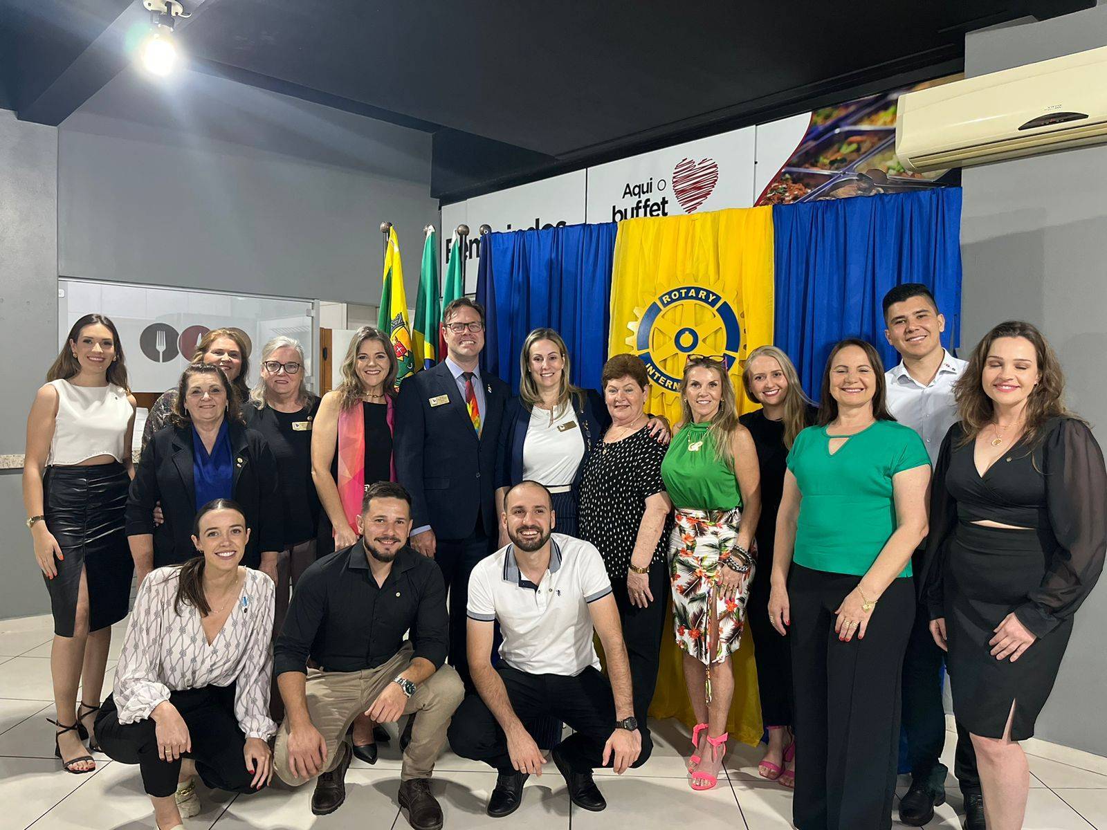 No dia 27/11 foi realizado nosso jantar festivo com posse e visita do governador do distrito 4660, Alex Bakoff e sua cônjuge Lisiele Bakoff.