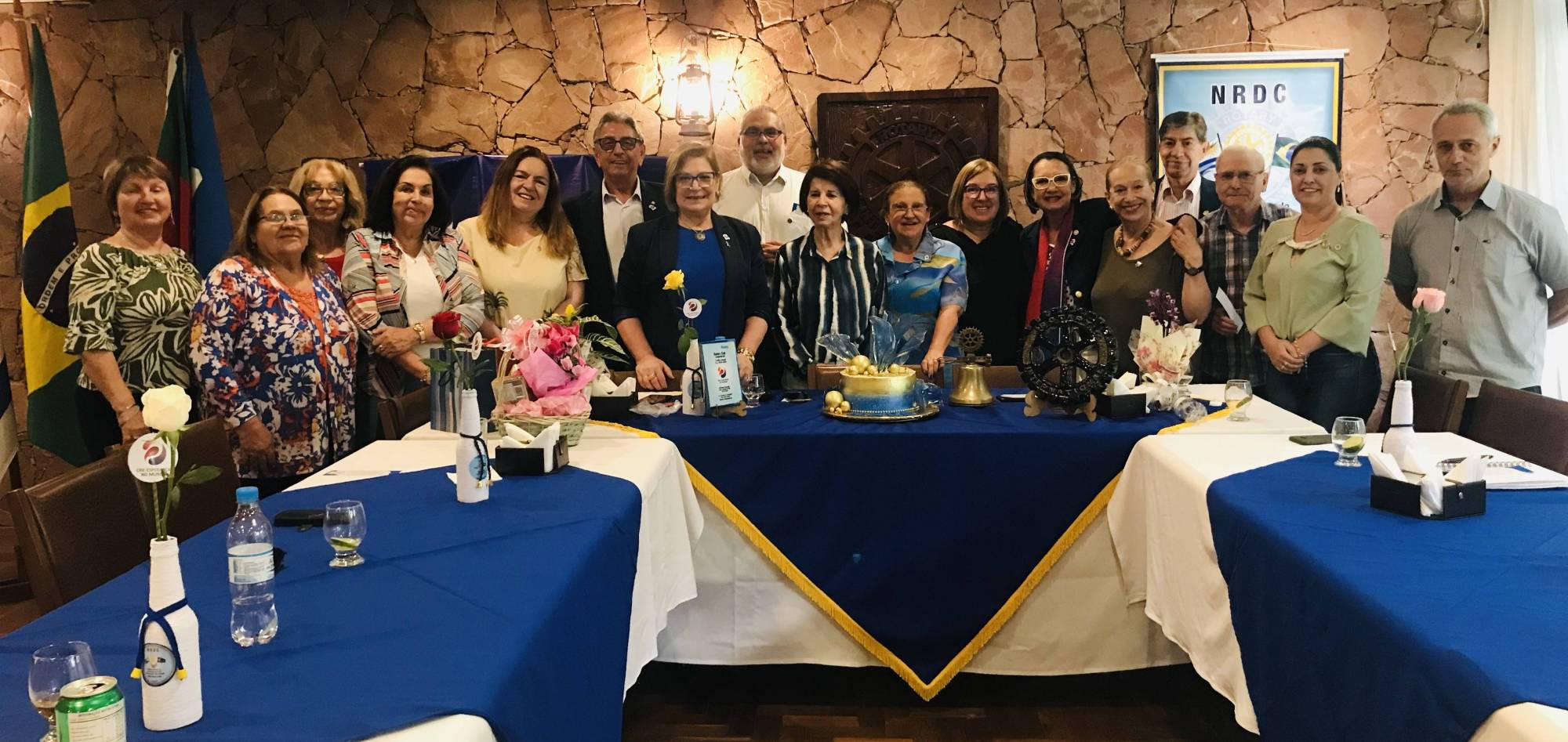 Governador Saucedo juntamente com sua esposa Dalila encerra sua agenda com o Rotary Club de Livramento Sul.