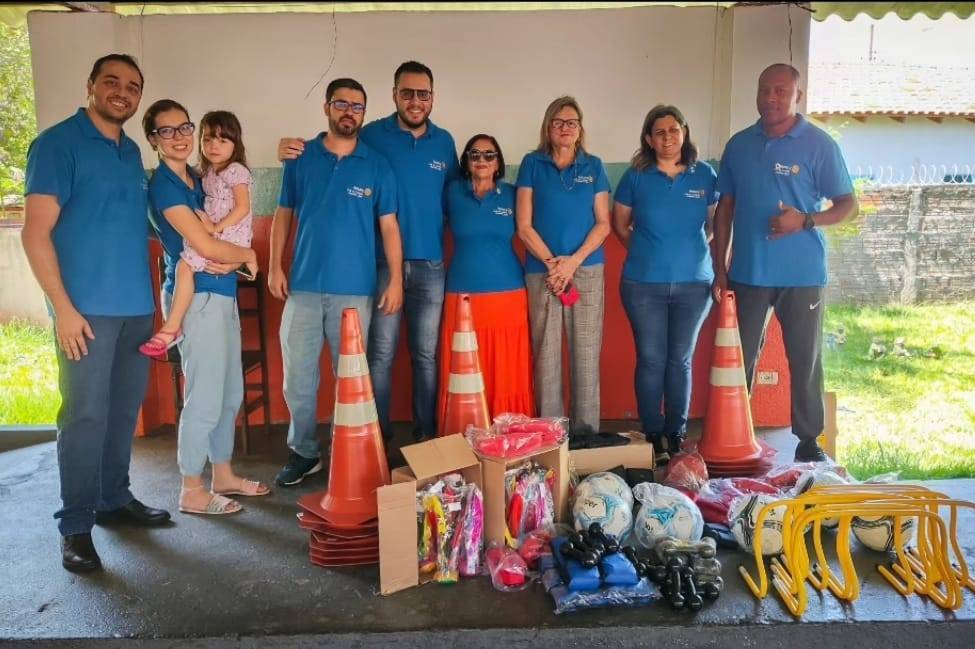 Rotary Club de Cardoso agradecer a todos que ajudaram nas campanhas do sorvete e do Porco no Rolete