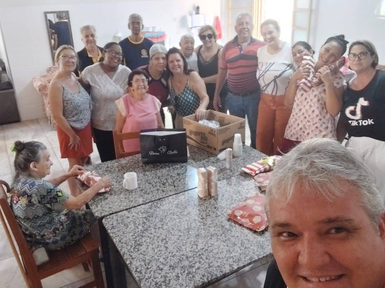  Rotary Club de Monte Aprazível realiza visita ao Lar Vicentino
