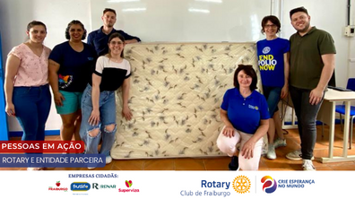 Ontem, em Fraiburgo, uma parceria entre uma empresa local e o Rotary Club resultou na entrega de colchões novos para famílias necessitadas e impactadas pelas recentes chuvas. A iniciativa visa proporcionar conforto imediato às famílias afetadas. Esta ação destaca a notável união da comunidade em face de desafios, refletindo a importância crucial da colaboração entre setores e oferecendo um sopro de esperança às famílias em meio à adversidade.