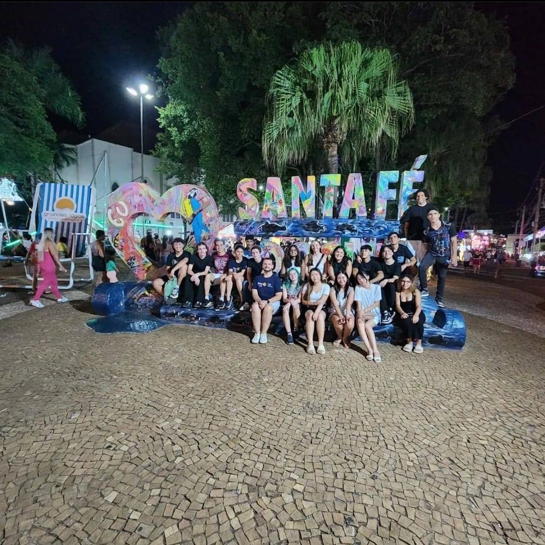 Rotary Club de Santa Fé do Sul recepciona Comissão Distrital de Intercâmbio e jovens intercambistas