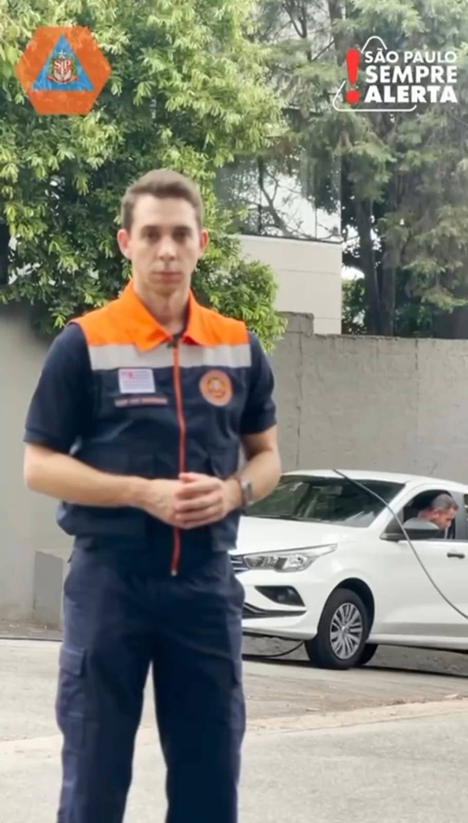 Vídeo da Defesa Civil Com Orientações Sobre Fio de Alta Tensão Sobre o Veículo 