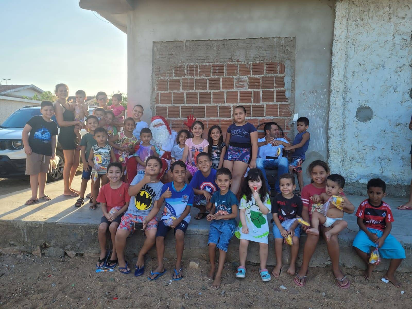 Alegria total. Feliz Natal e Ano 2024