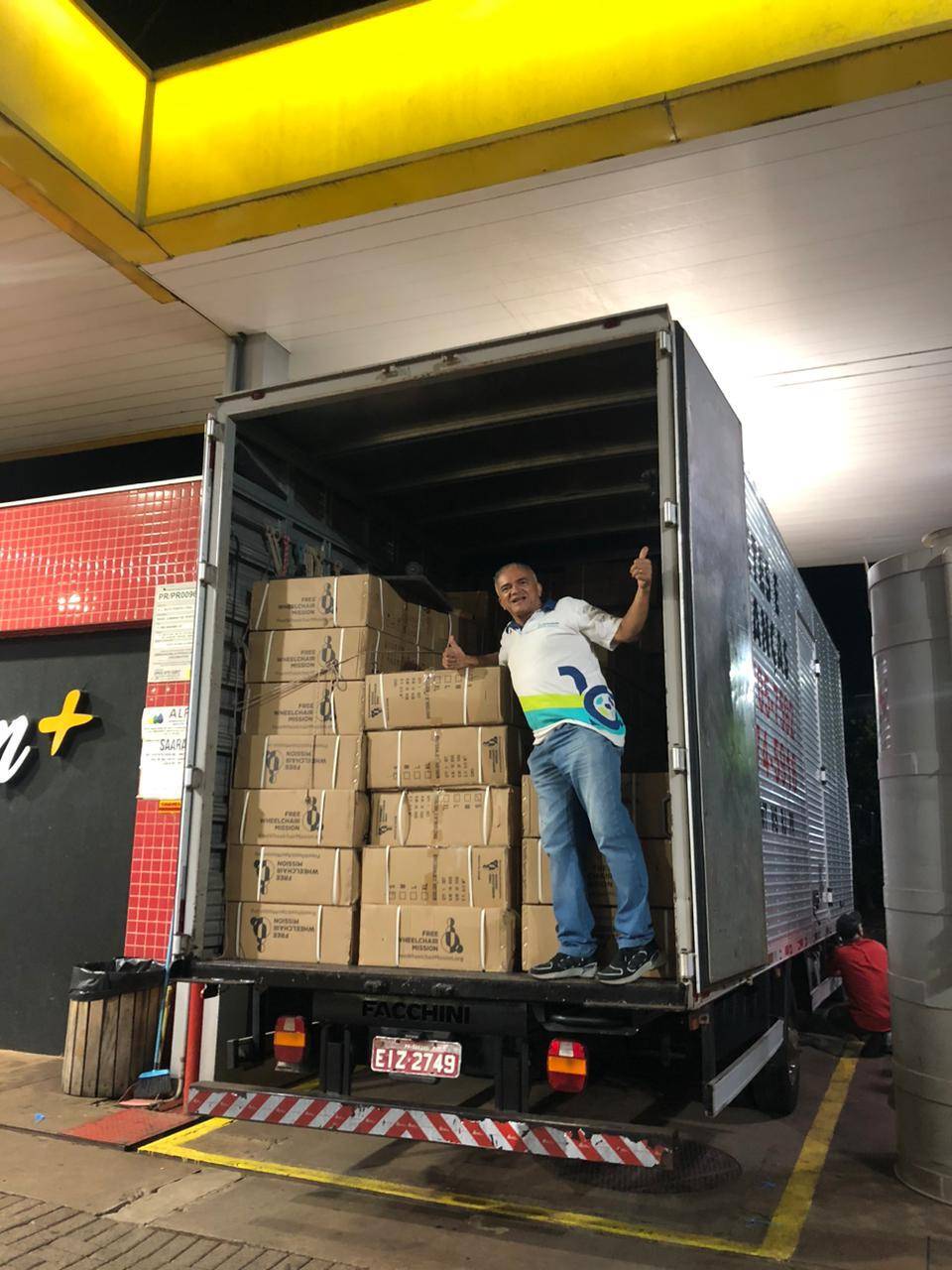 Entrega das cadeiras de roda do projeto "mobilidade para todos"