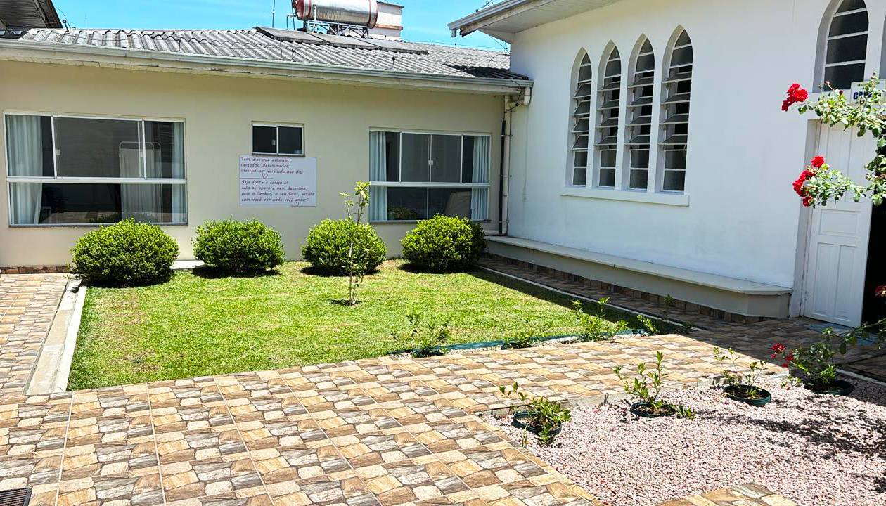 Revitalização do jardim do Hospital Santa Cruz