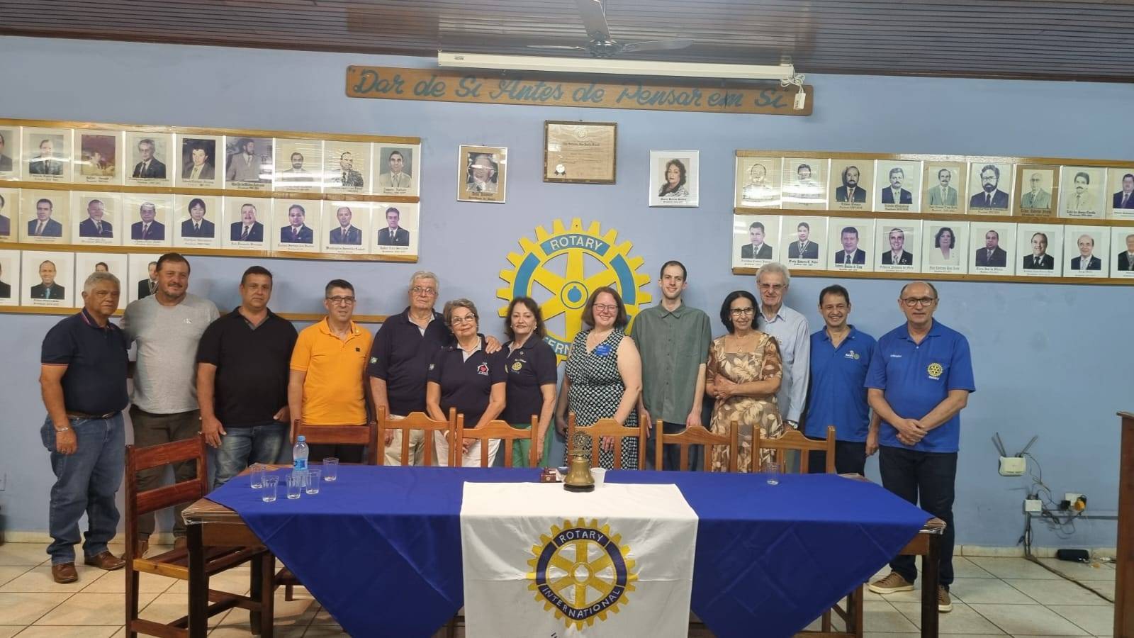 O Rotary Club de Ilha Solteira recebe a Sra. Susan Doxtator, representante do Rotary International