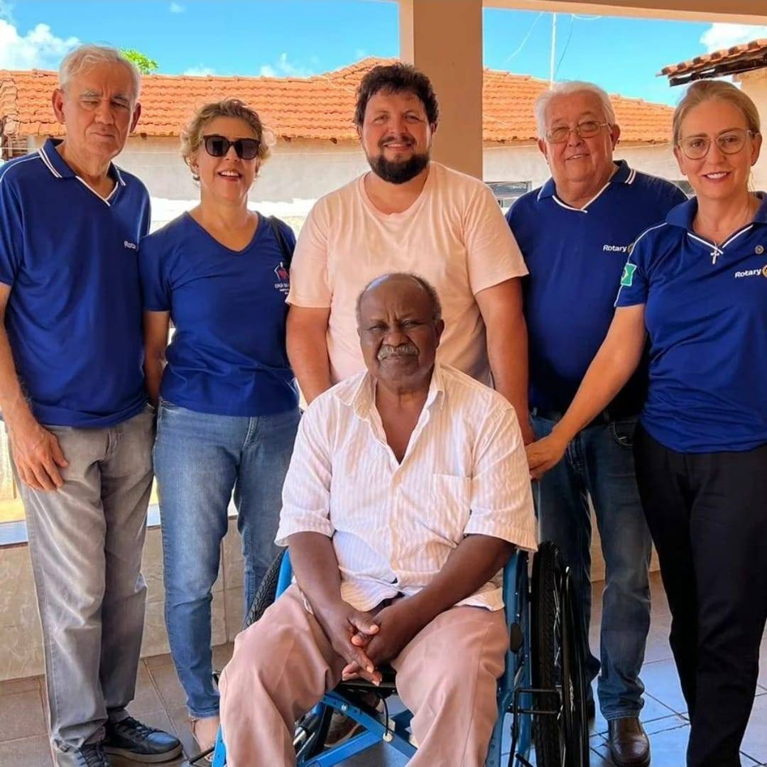 Rotary Club de Santa Fé do Sul distrito 4480 realizou a entrega de mais três cadeiras do Programa "Mobilidade para Todos"