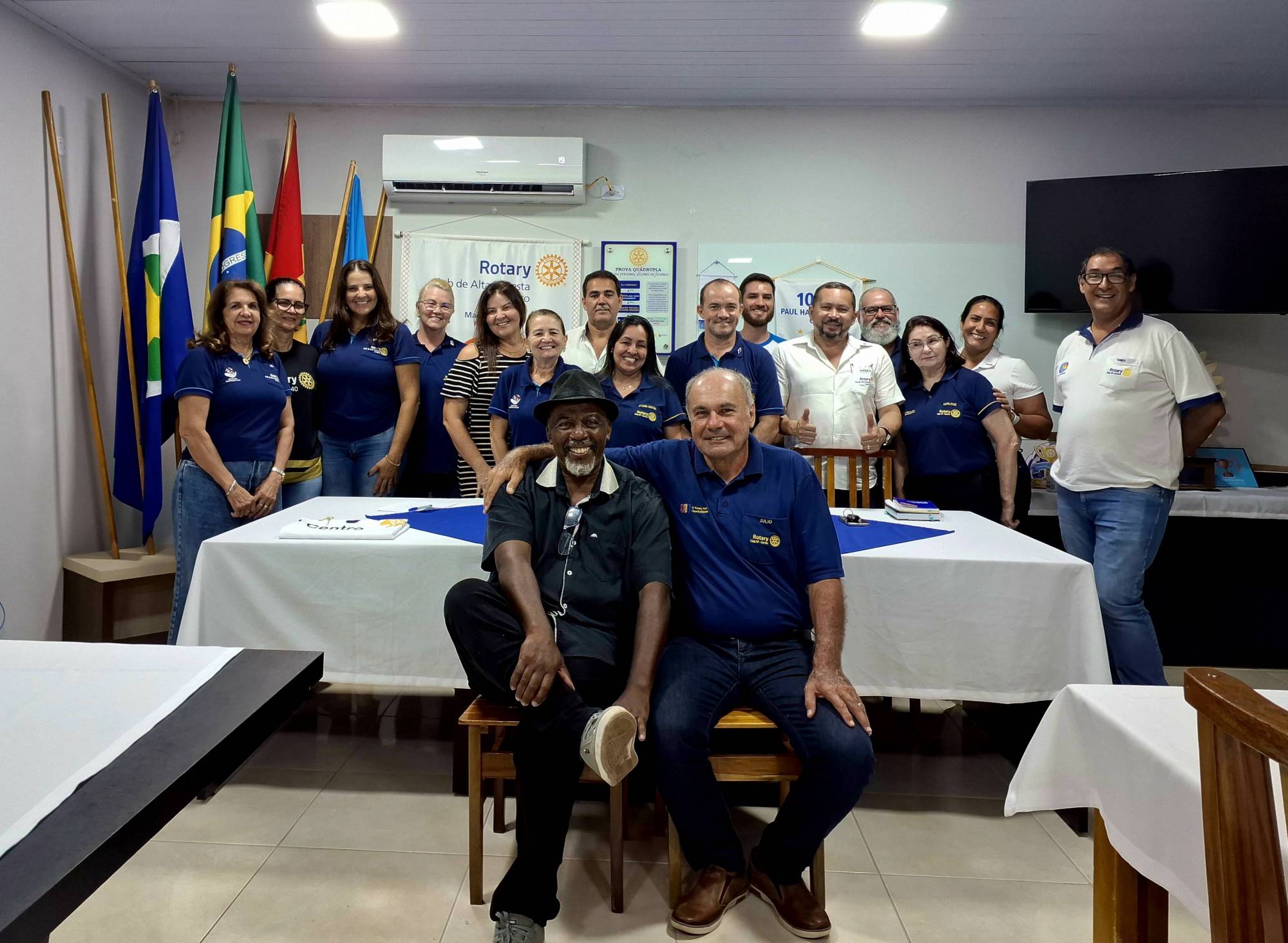 No dia 16 de fevereiro, em nossa reunião ordinária foi o dia de celebrarmos o a Aniversario do Rotary Club de Alta Floresta Centro.  Há 32 anos vem contribuído para melhorias em nossa comunidade local e globalmente. Parabéns a todos os rotarianos que como recompensa, a possibilidade de servir a humanidade e pela dedicação e sempre levar adiante nosso legado. Ao nossos sócios fundador @dagmarfisk   e @julio_giacomin muito obrigado e parabéns pela perseverança.   Temos orgulho de ser rotariano! Nós somos o Rotary. Nós somos pessoas em ação!!!