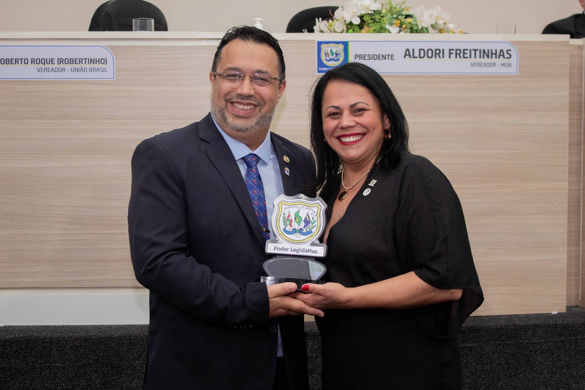 Presidente Rodrigo Rosa e a Vereadora Elaine Moraes