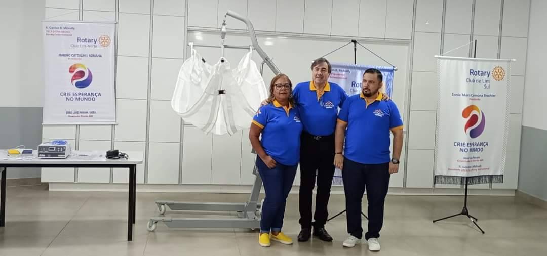 Entrega de equipamentos hospitalares pelos Rotary Clubs de Lins