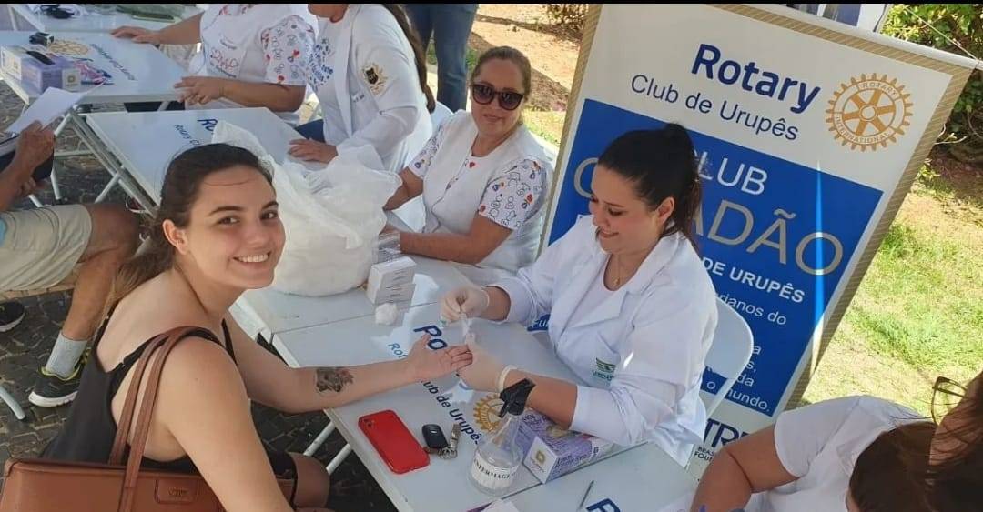 Teste contra Hepatite B e C pelo Rotary Club de Urupês