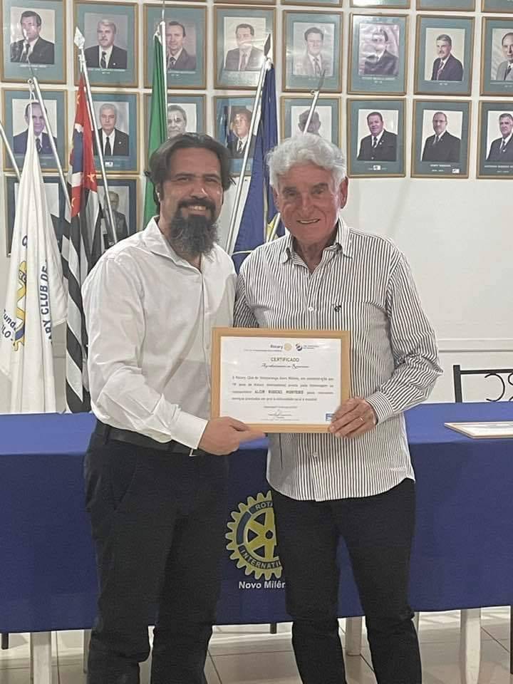 Rotary Club de Votuporanga - Novo Milênio faz homenagem