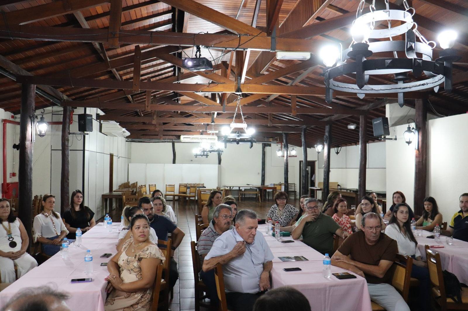 Celebração ao Dia da Mulher no Rotary Club de Lins - Norte 