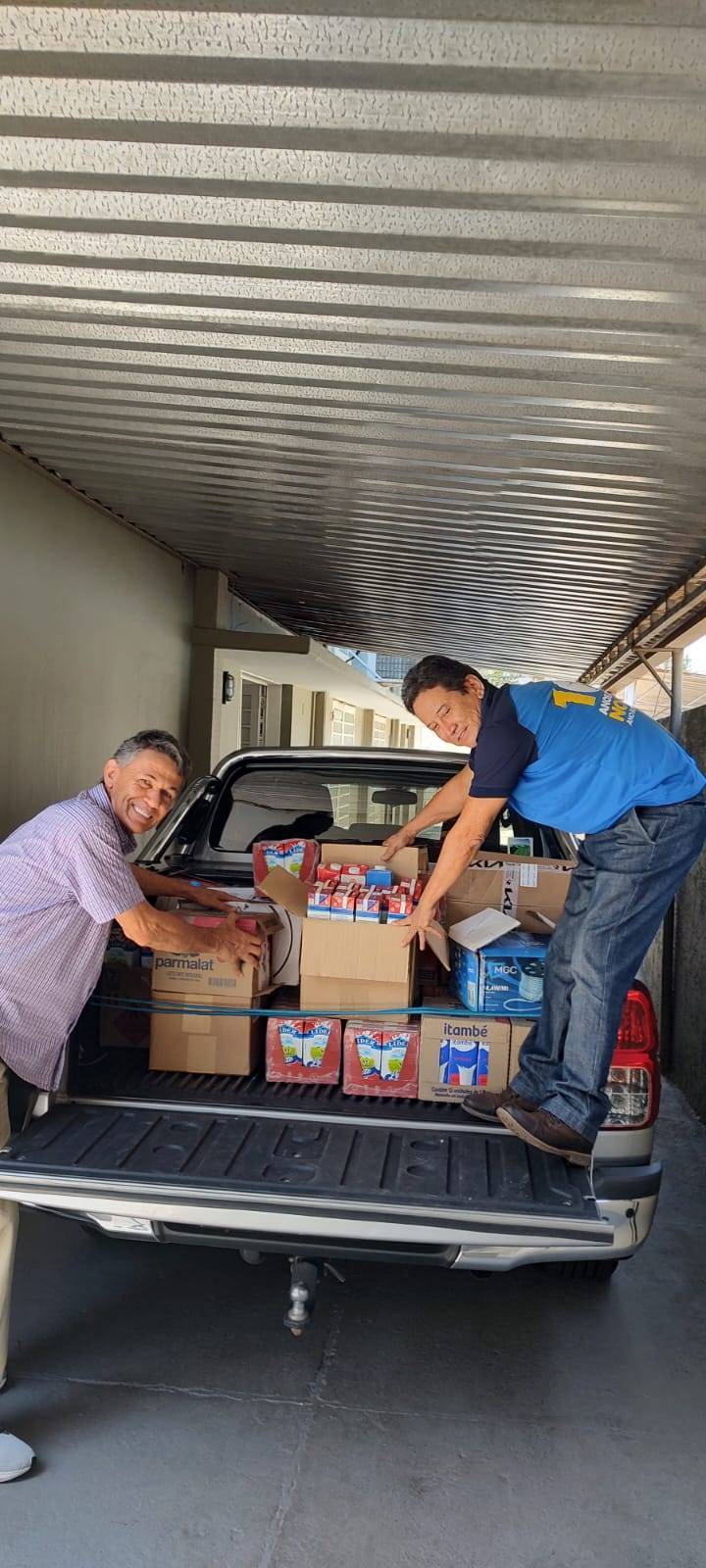 Doação de Leite para o Lar São Vicente de Paula 