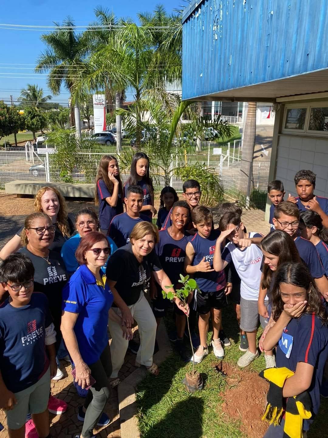 Comemoração do Dia da água com o Rotary Club de Lins Sul