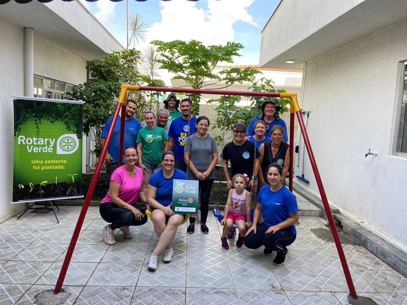 ENTREGA DE REVITALIZAÇÃO REALIZADA NA ESCOLA BILÍNGUE ILZA DE SOUZA SANTOS - SJP - PROJETO AÇÃO VERDE 