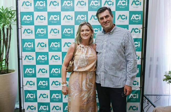 Presidente do RC de Mafra-SC e esposa Samira.