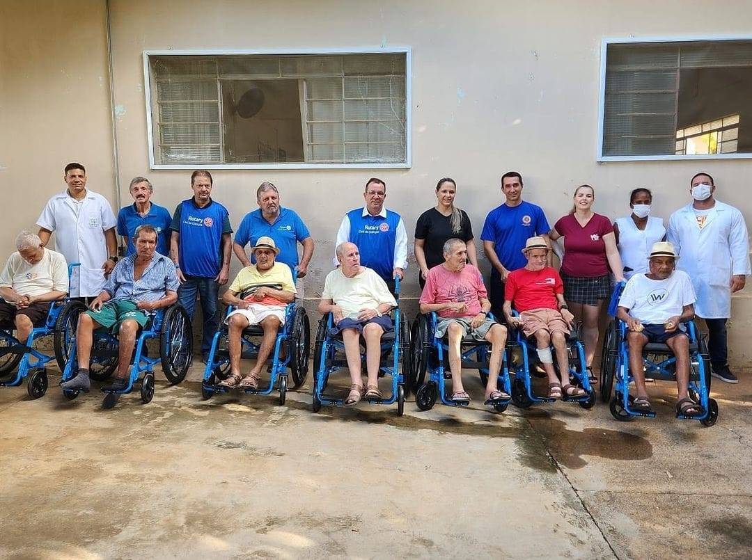 Doação de Cadeiras de Rodas para o Abrigo São José