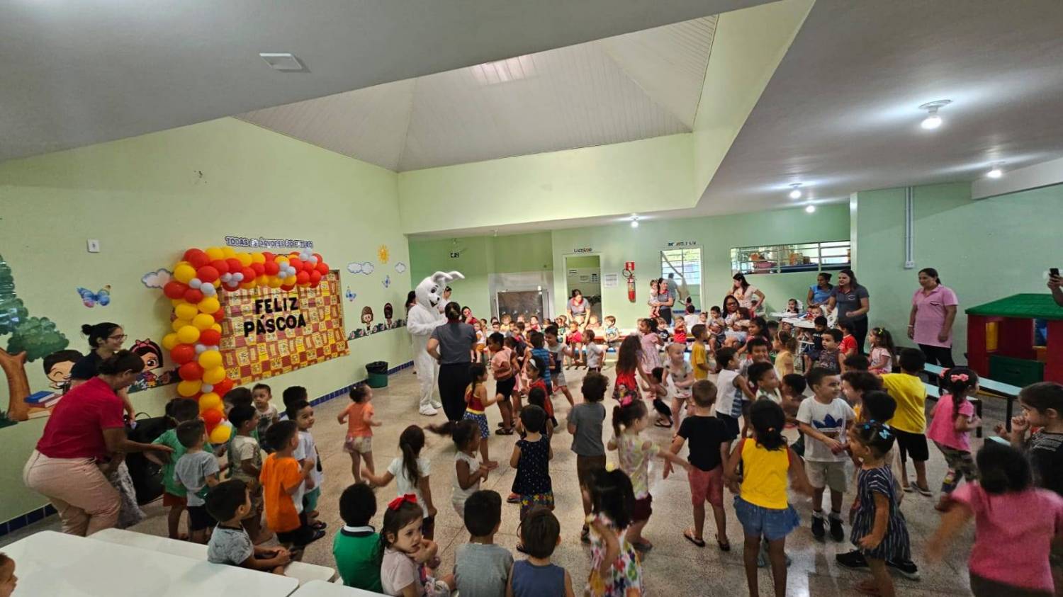 PASCOA NO CMEI FLOR DE ACACIA