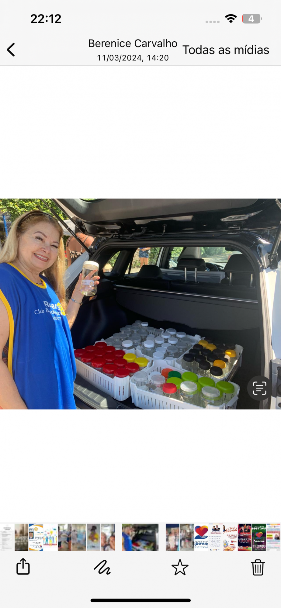 Nossa companheira Anna Luiza , presidente da comissão do clube do Meio Ambiente , entregando no Hospital Leila Diniz mais vidros para o Banco de Leite