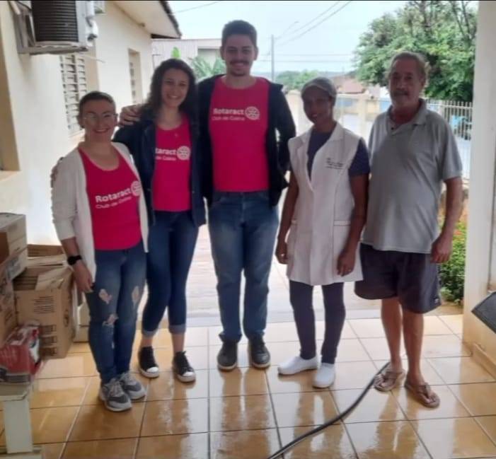 Doação de Leite para o Asilo São José de Colina