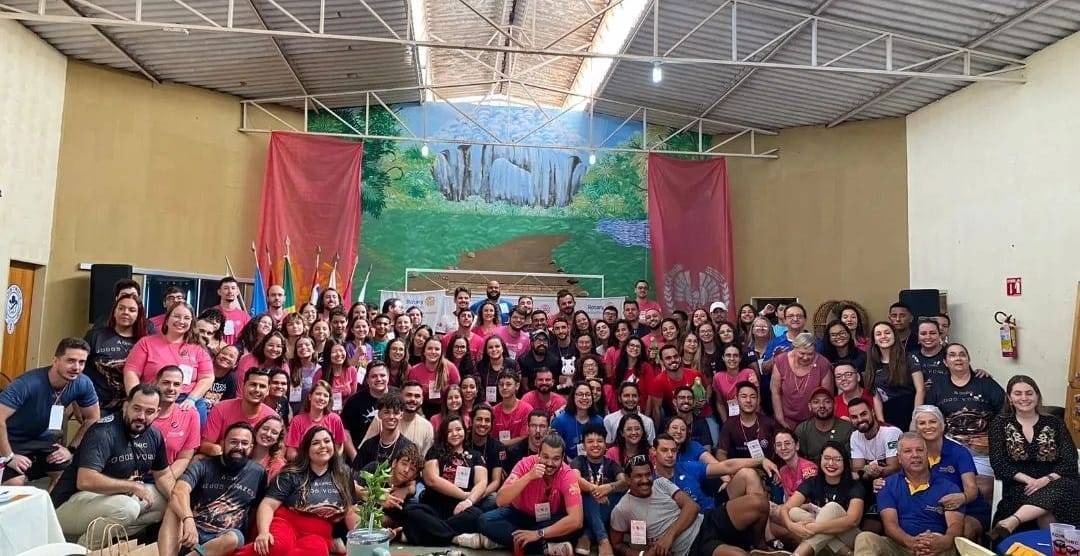 Texto de Pamela D'Arc e Rotaract Club de Colina