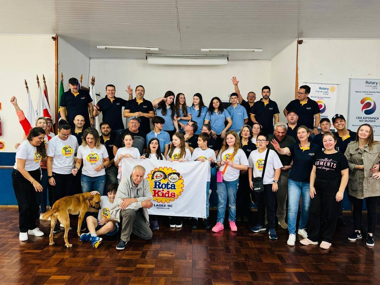 Equipe da família rotária que trabalhou no evento do dia 14 de abril