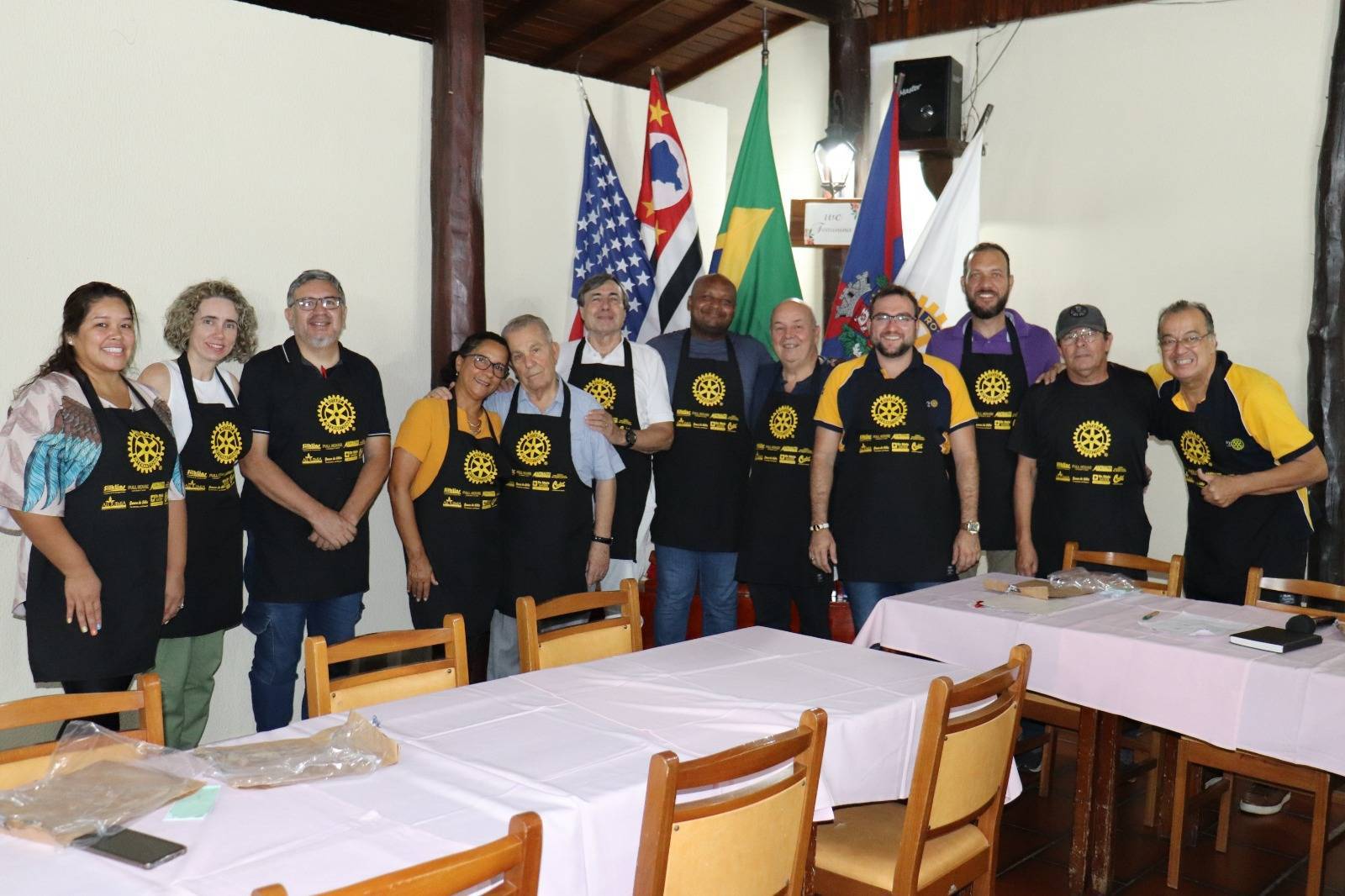 Entrega de Kit Churrasco em Lins 