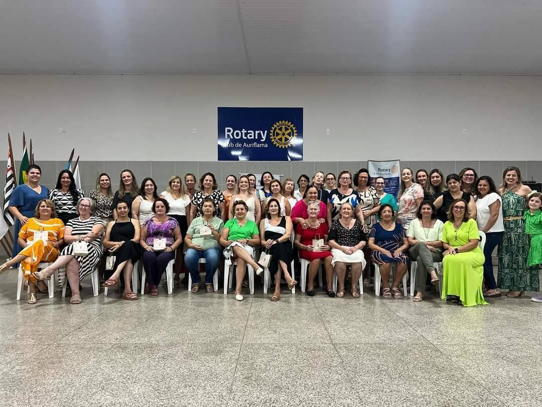 Rotary Club de Auriflama realiza homenagem ao dia das mães