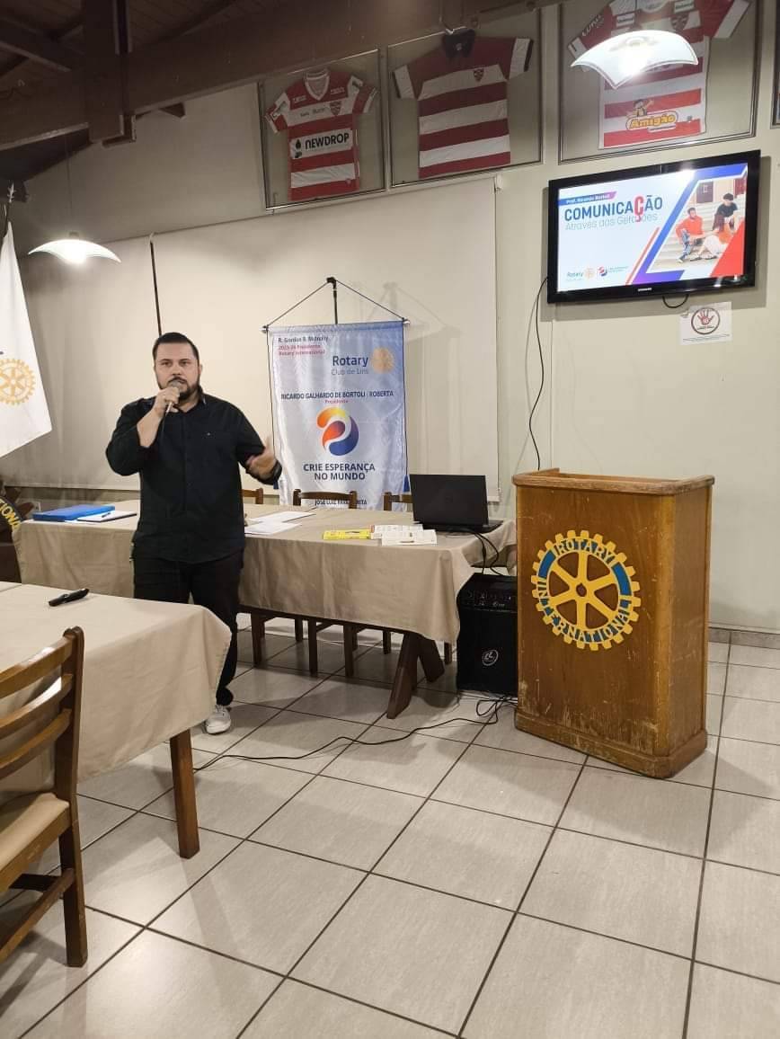 Palestra no Rotary Club de Lins 