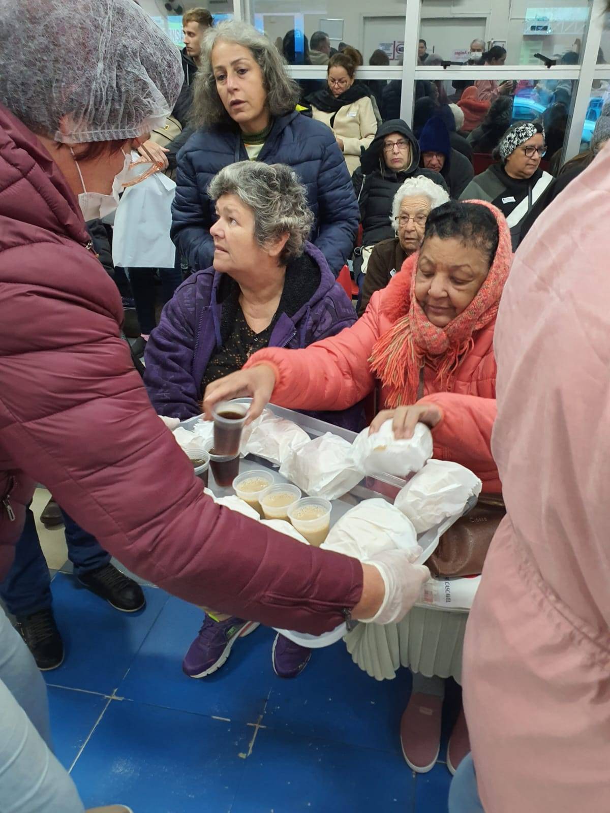 Servir o café com dedicação é um compromisso do rotariano.