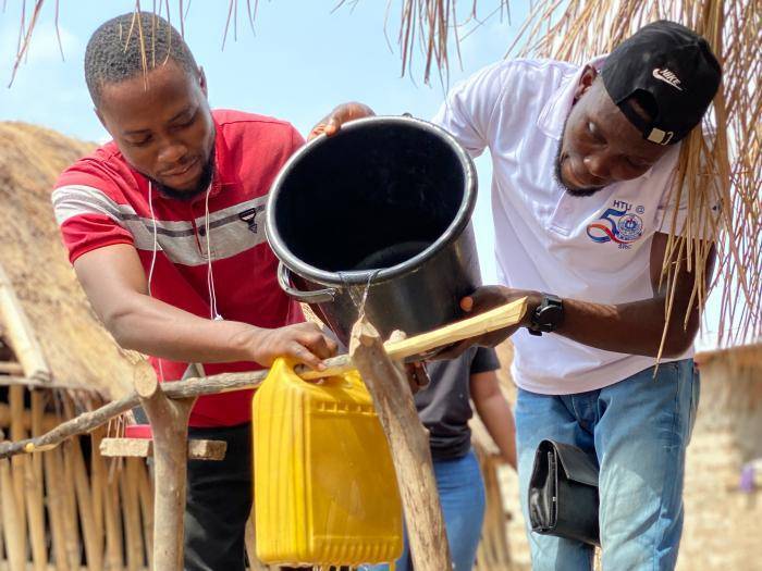 Junte-se a um Grupo Rotary em Ação e conecte-se com associados e amigos do Rotary que são especialistas em um campo específico
