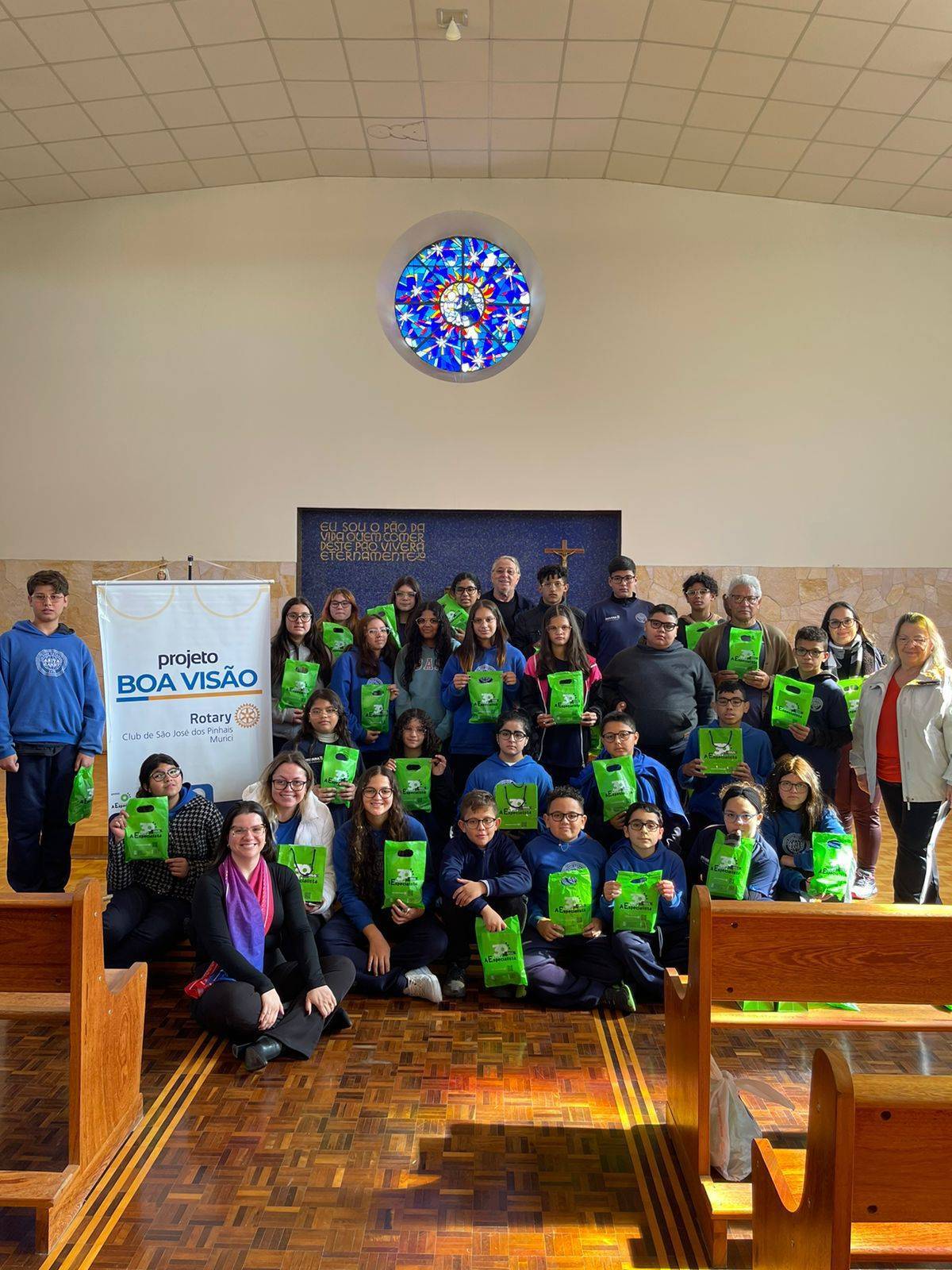 ENTREGA DE ÓCULOS DE GRAU PARA 47 CRIANÇAS E ADOLESCENTES - PATRONATO SANTO ANTONIO