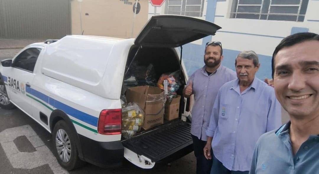 Rotary Club de Olímpia Entrega Alimentos Para APAE de Olímpia