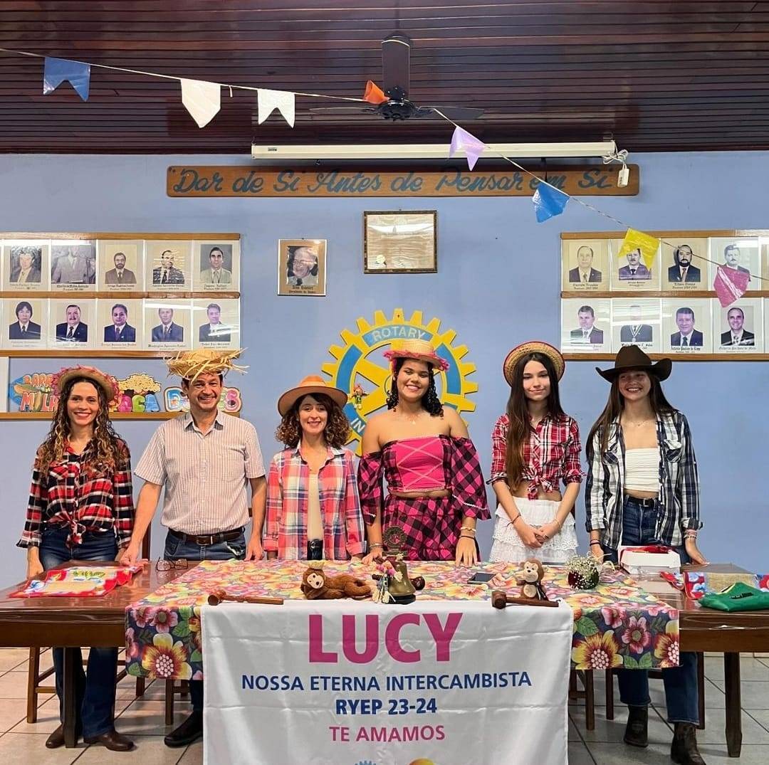 Interact Club de Ilha Solteira se despede da Intercambista Americana Lucy