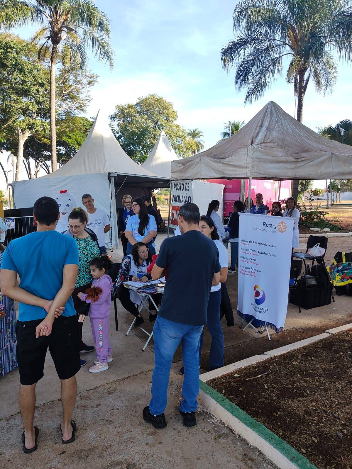  Praça do Museu em Jaú recebe o mutirão de vacinação - Evento organizado pela Prefeitura Municipal que contou com o Rotary Club de Jahu - Norte