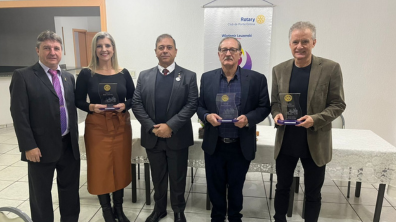 Presidente Wlademir, Silvia Aparecida Medeiros Rodrigues, Governador 2023-24 Laerzio Chiesorin Junior, José Koehler e Orion Barbosa.