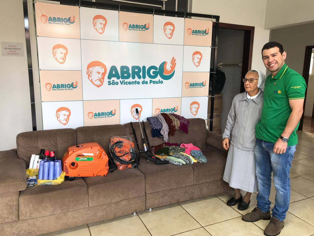 Doação ao Abrigo São Vicente de Paulo