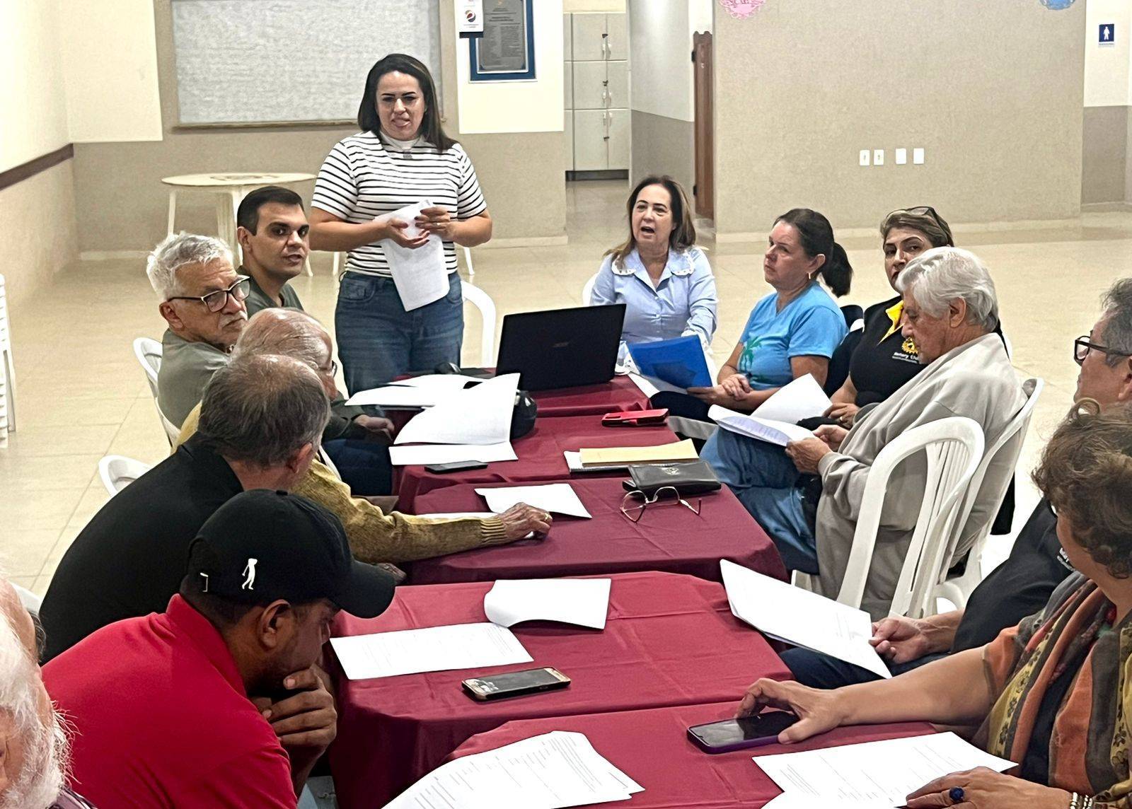 “Semeie flor no coração, e colha perfume o ano inteiro.”
