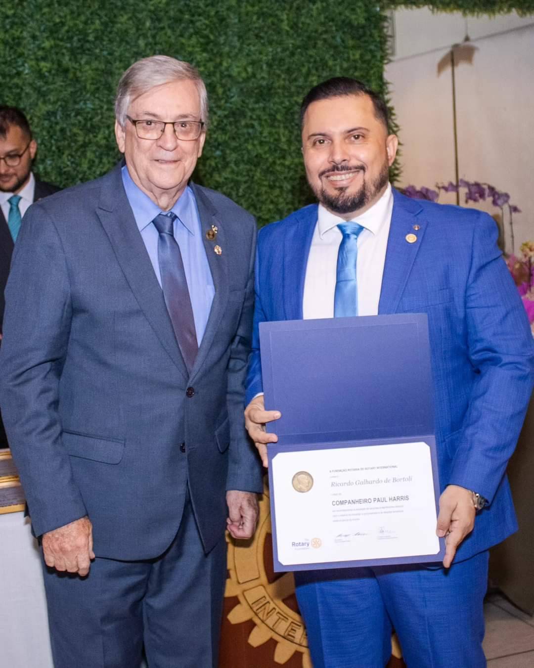 Ricardo Bortoli do Rotary Club de Lins Recebe Título Paul Harris