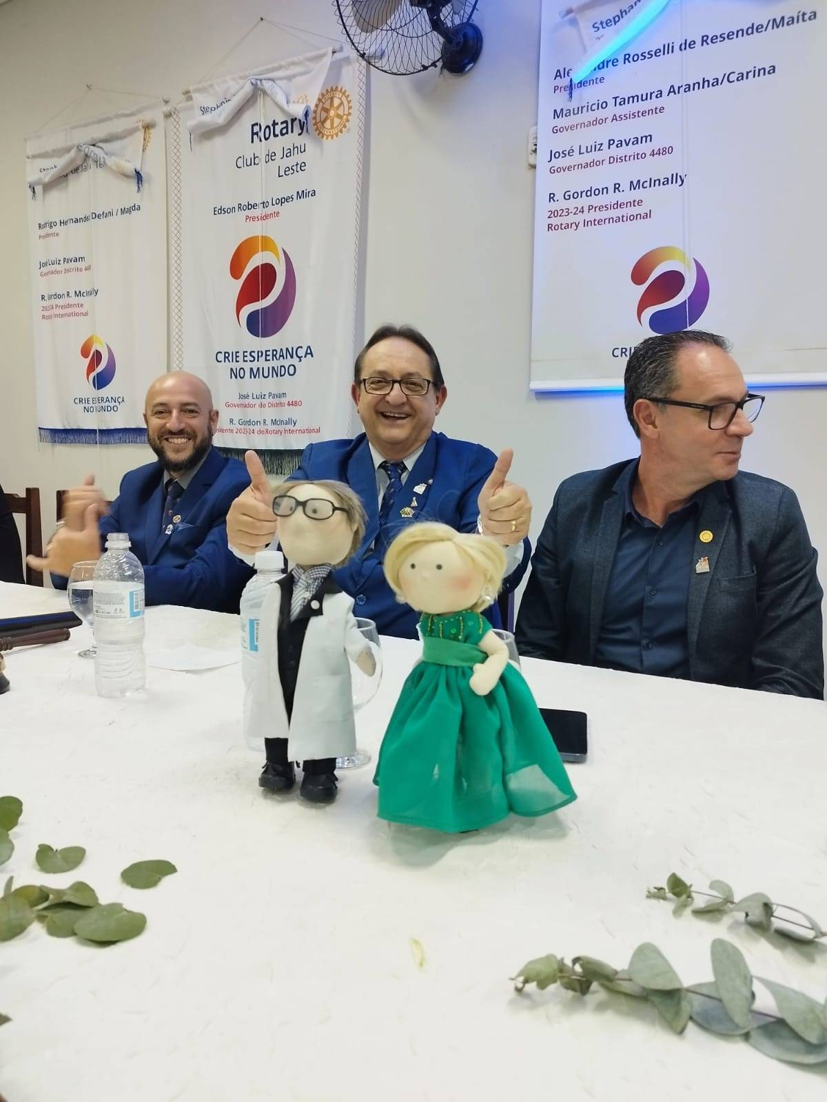 Grupo 1 do Distrito 4480 (Clubes das cidades de Jaú e Barra Bonita) realiza posse conjunta com a presença do Casal Governador Eder e Nelly Bocchini