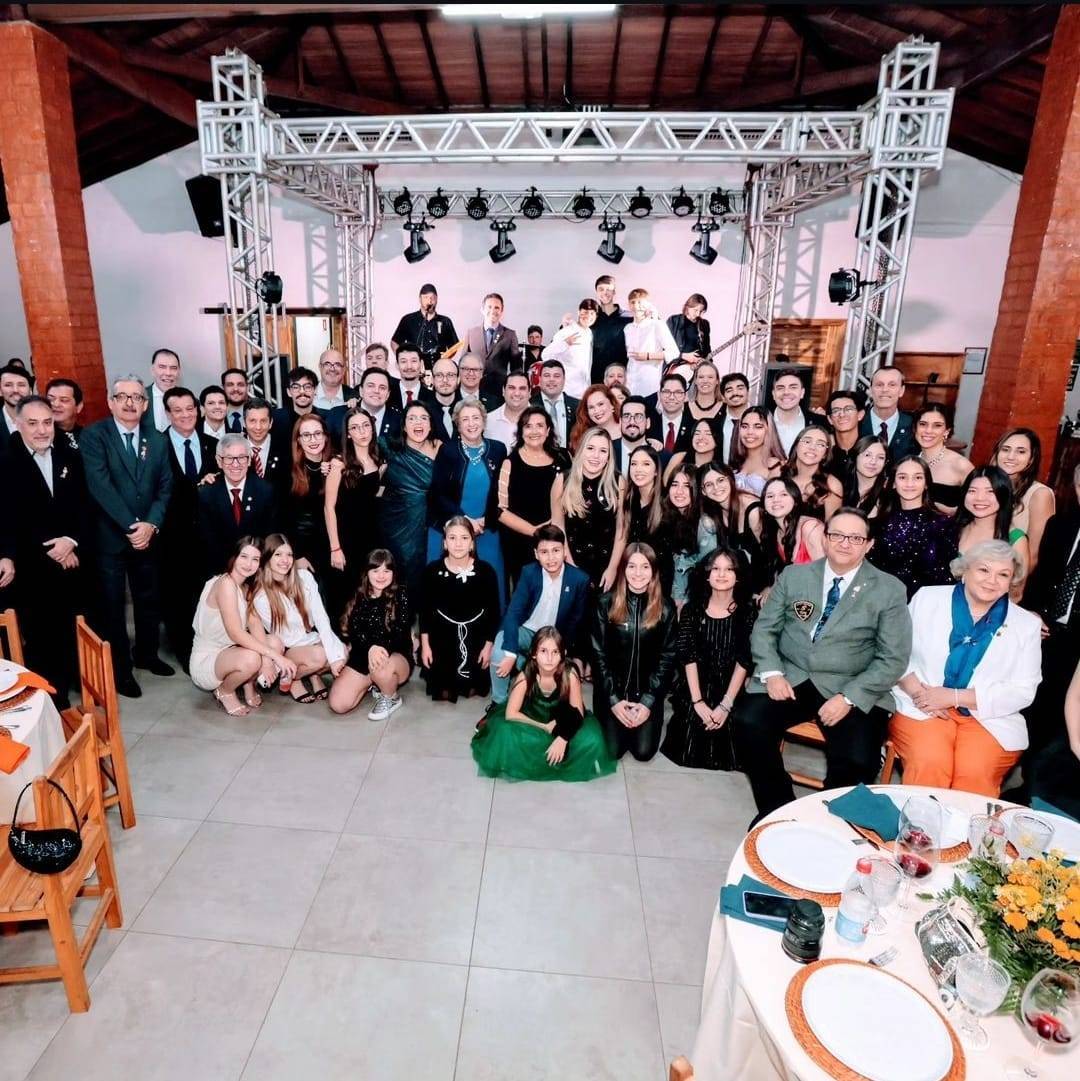 Família Rotária do Palácio das Águas realiza transmissão de cargos