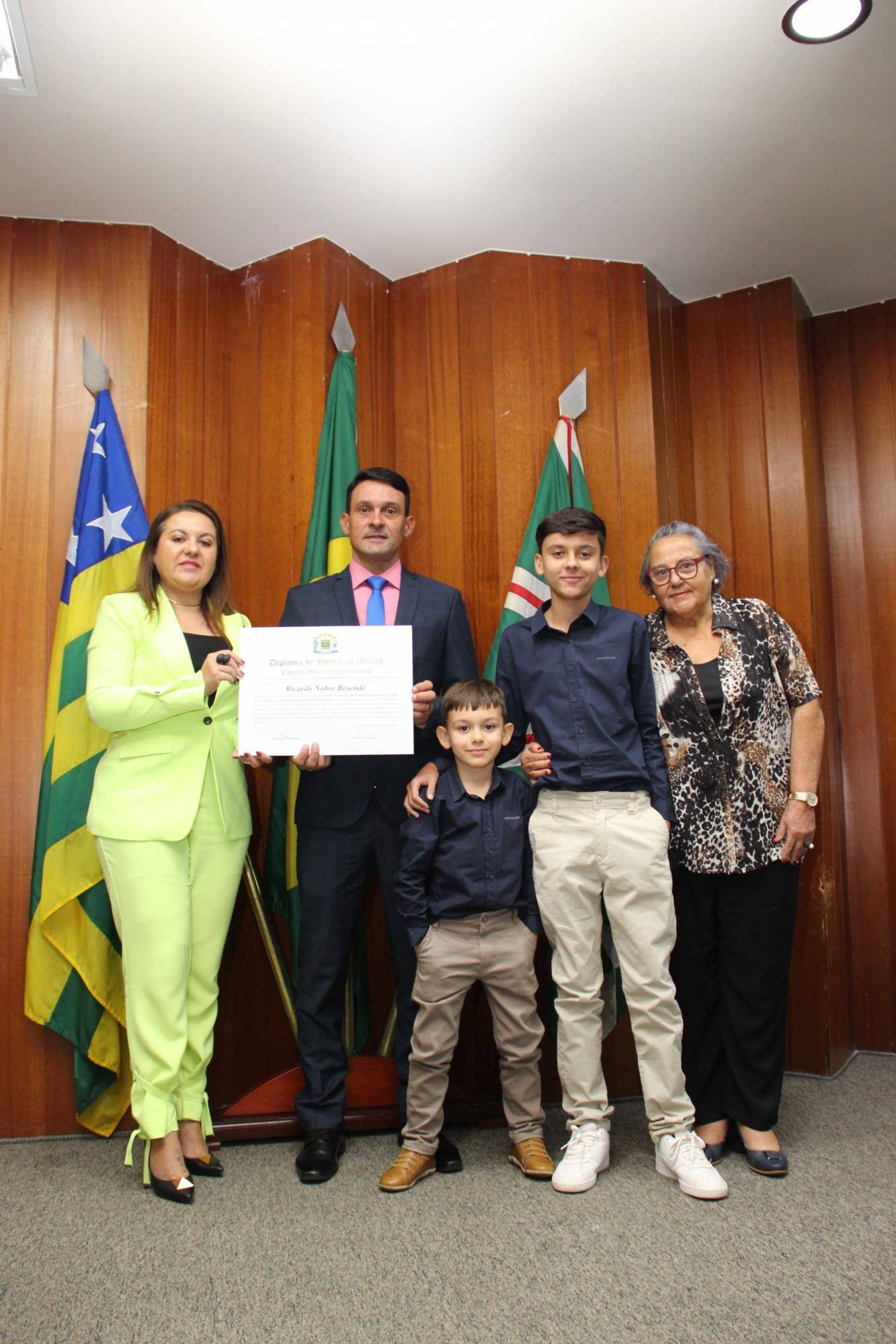 Companheiro Ricardo Nobre Resende acompanhado de sua família em solenidade de Honraria