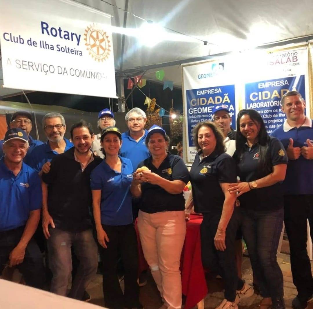 Rotary Club de Ilha Solteira Trabalha no Arraia da Praça em Prol de Projetos Sociais.