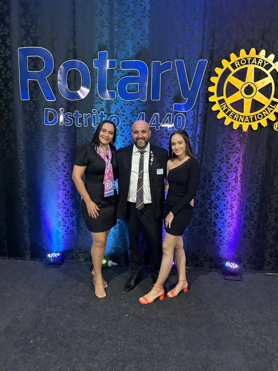 Com compromisso e dedicação, iniciamos um novo cliclo de transformação e crescimento, inspirado pela essência do Rotary.