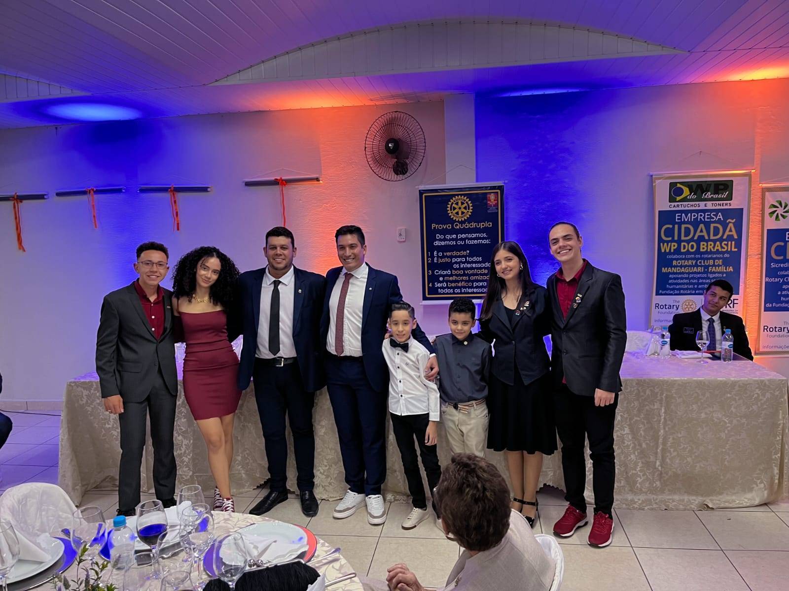 No dia 05/07/2024, foi realizada a Crerimônia de transmissão de cargos para a gestão 2024-2025 do Rotary, Rotaract, Interact, e Rotakids de Mandaguari-Família. A cerimônia foi realizada na casa da amizade de Mandaguari e contou com a presença de diversas autoridades rotárias e civís.