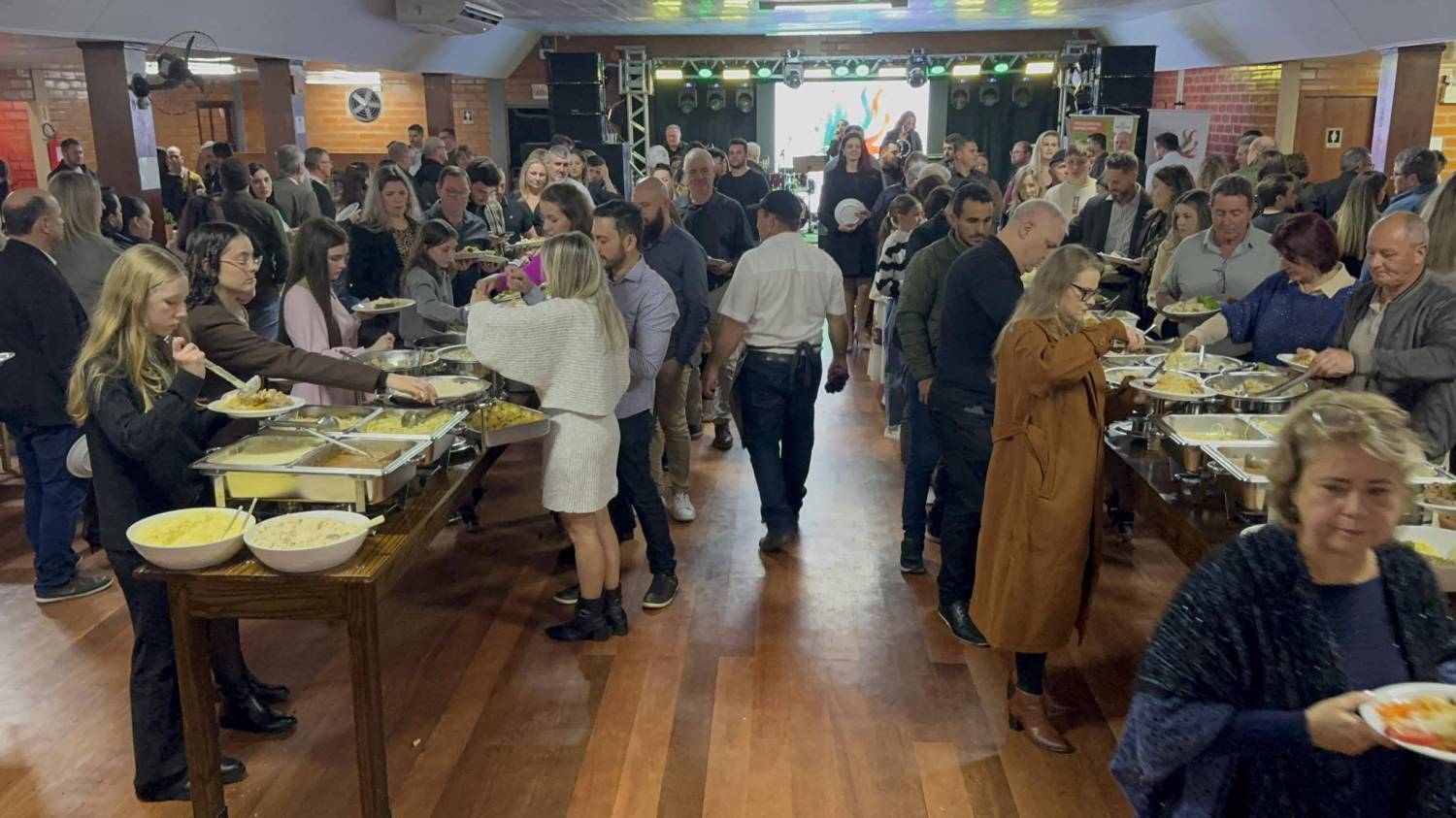 Noite das Massas - 31/08/2024 - 20:00  Banda Adlers Band  Evento beneficente para compra de cadeira de rodas   e material para fraldas geriátricas que serão confeccionadas e doadas através do Grupo Lareira de Indaial